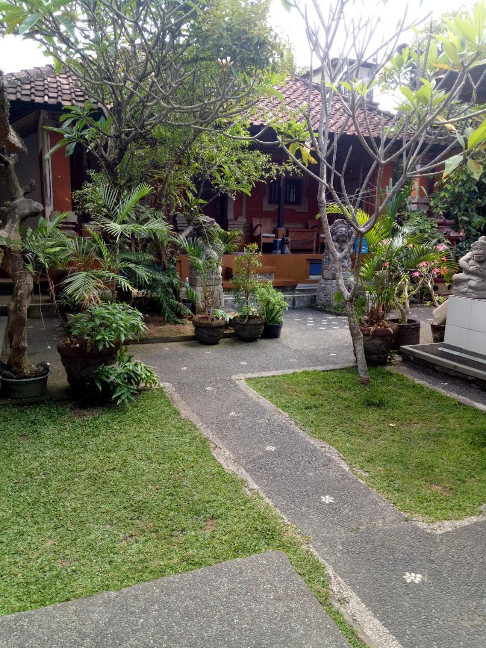 ウブド Suandi House Bed & Breakfast エクステリア 写真
